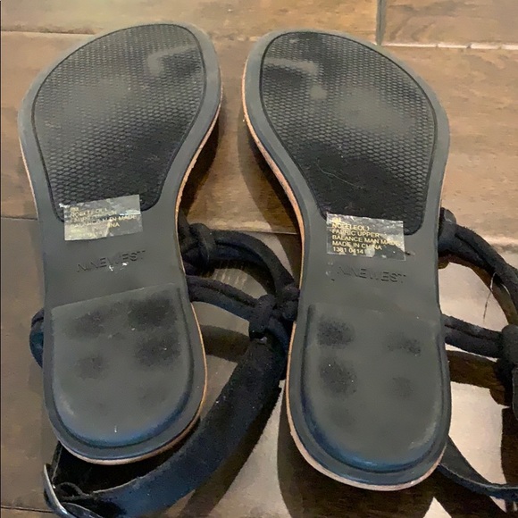 Nine West Suede Thong Sandals - worn once - Picture 4 of 6